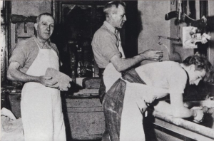 F5805 Bakker Scholten - in de bakkerij eind jaren 40